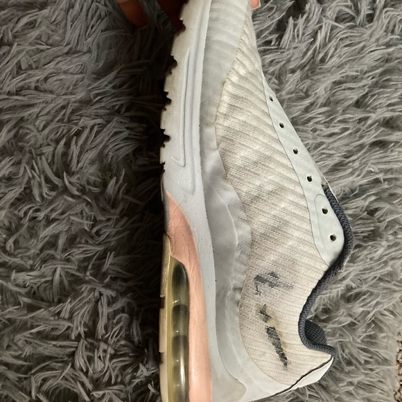 Gray and Pink Nike Air Size 10 in Womens Barely Worn in fair condition - Picture 2 of 8